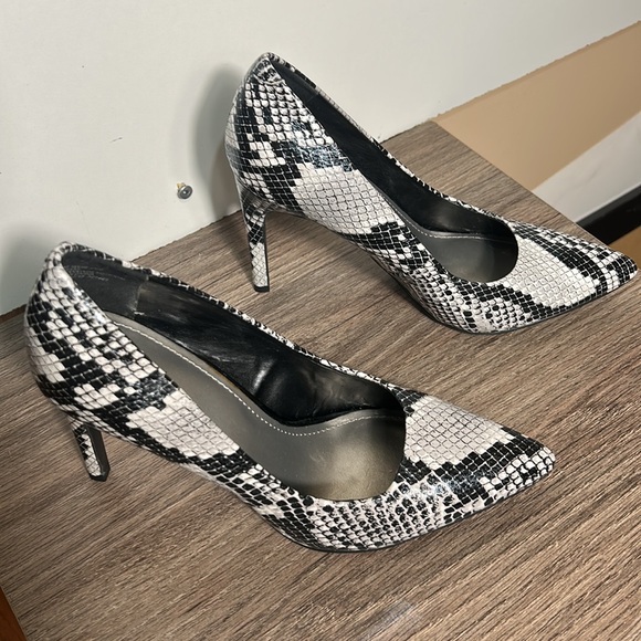 WARTHINGTON SNAK SKIN MAN MADE LEATHER HEELS POINTY TOE SHOES SIZE 7.5 - Picture 4 of 6